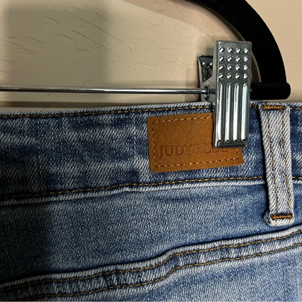 Judy Blue Distressed Eyelet Lace Patched Denim Jean‎ Plus Size Shorts